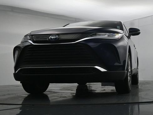 Used 2021 Toyota Venza Limited w/ Carpet Mat Package (TMS) AWD/4WD image 19