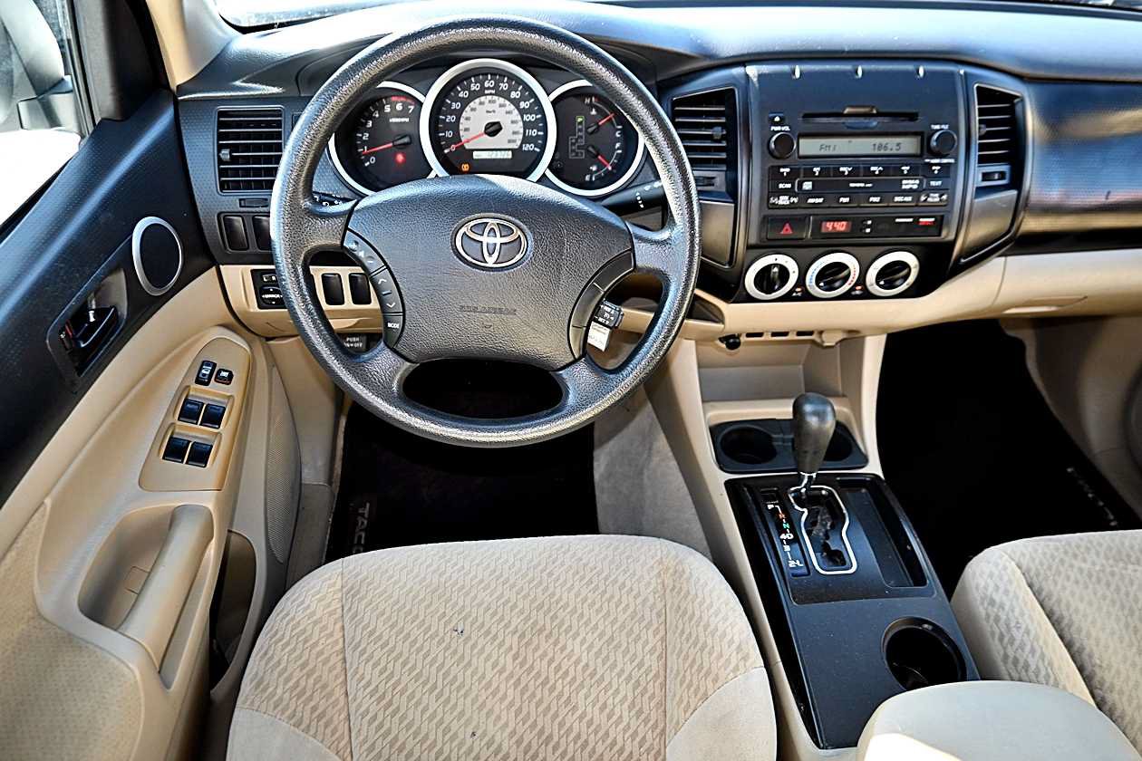 Used 2011 Toyota Tacoma PreRunner w/ Towing Pkg RWD image 10