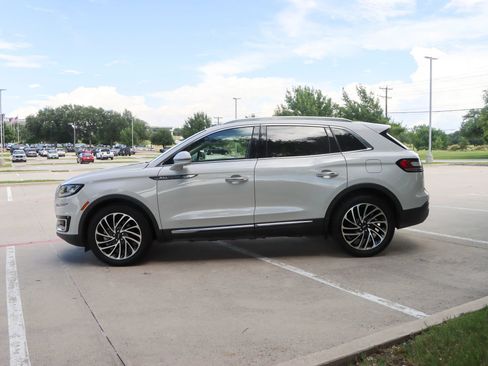 Used 2020 Lincoln Nautilus Reserve FWD image 4