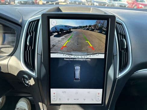 Used 2024 Ford Edge Titanium image 14