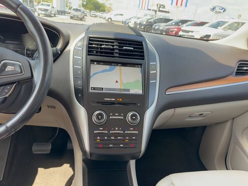 Used 2019 Lincoln MKC Select w/ Select Plus Package image 21