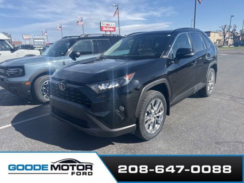 Used 2021 Toyota RAV4 XLE Premium AWD/4WD image 2