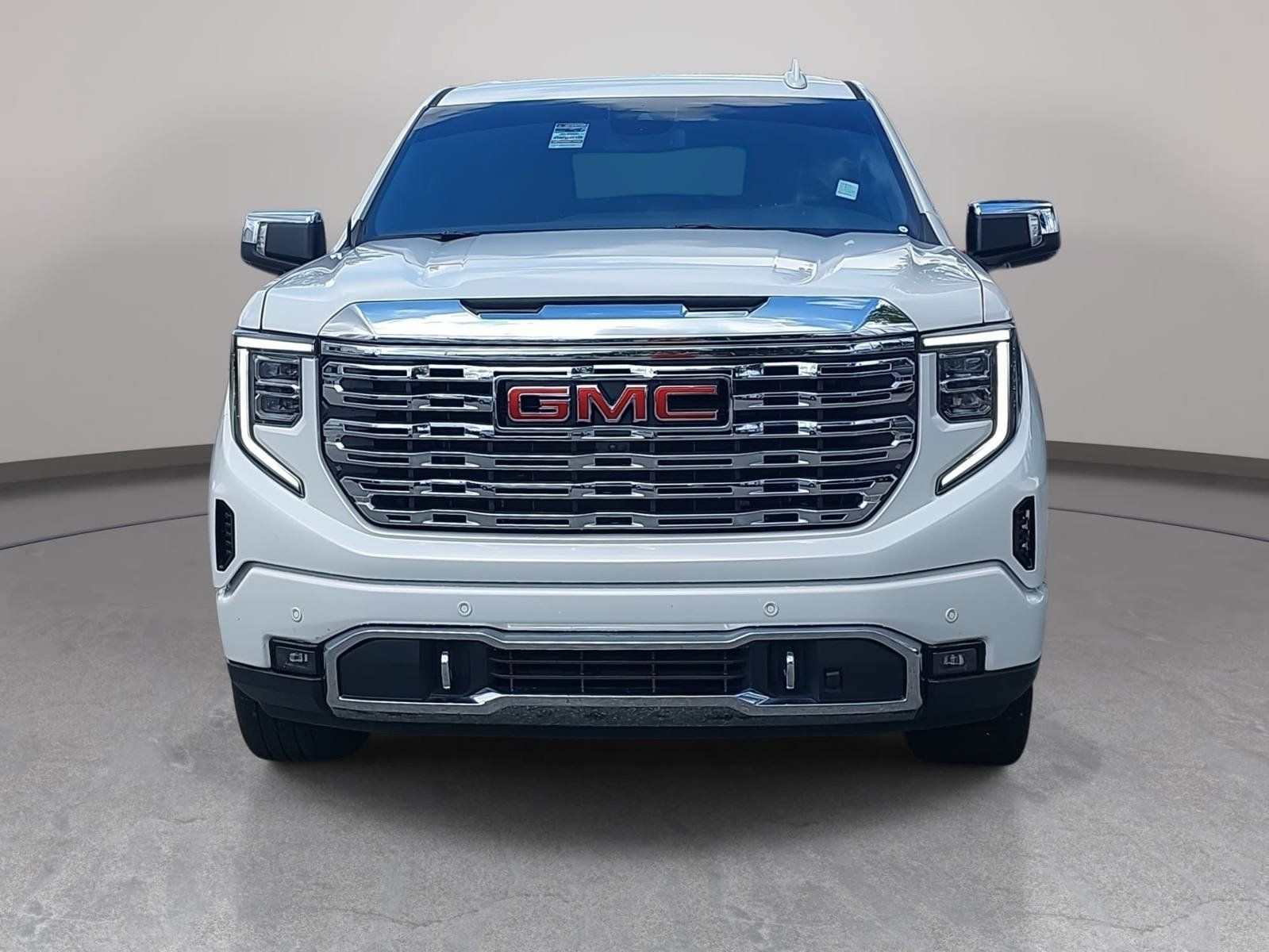Used 2023 GMC Sierra 1500 Denali w/ Denali Carbonpro Edition AWD/4WD image 2