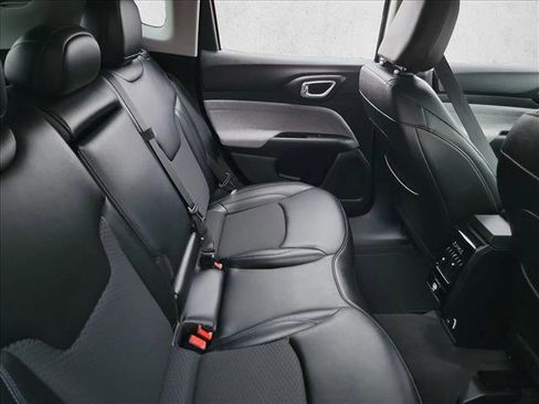 Used 2022 Jeep Compass Latitude image 16