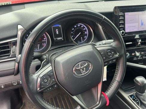 Certified 2021 Toyota Camry SE image 18