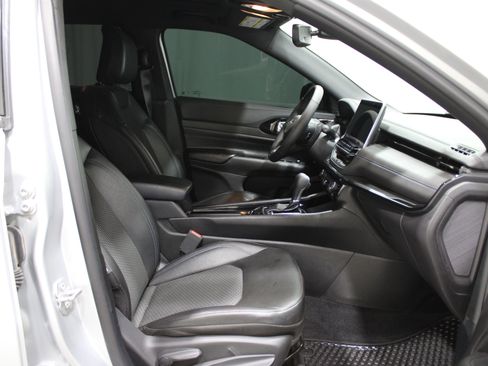 Used 2025 Jeep Compass Latitude w/ Sun & Sound Group image 36