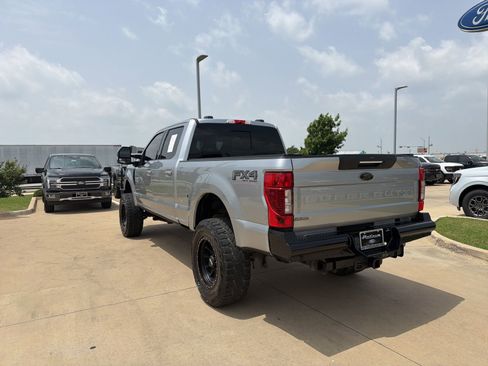 Used 2022 Ford F250 Lariat w/ Lariat Ultimate Package AWD/4WD image 3
