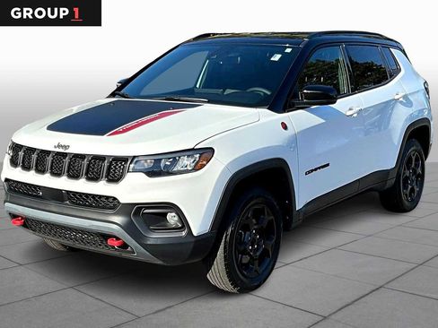 Used 2023 Jeep Compass Trailhawk image 1