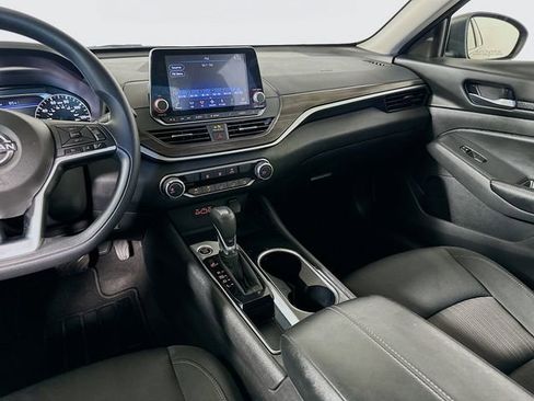 Used 2024 Nissan Altima 2.5 SV image 23