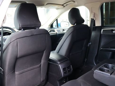 Used 2019 Ford Fusion SE FWD image 31