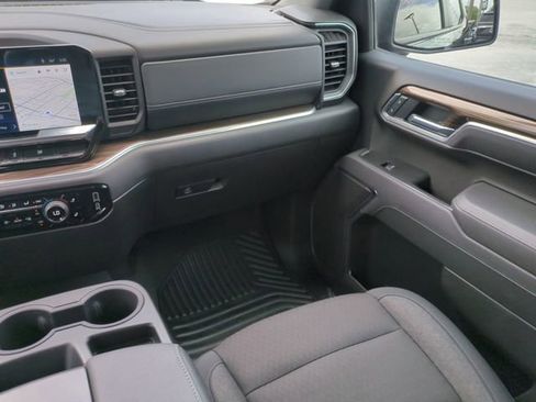 Certified 2025 Chevrolet Silverado 1500 LT AWD/4WD image 18