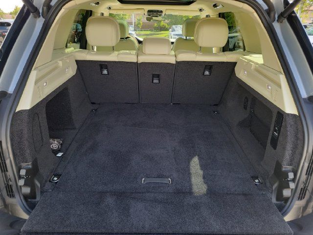 Used 2023 Land Rover Range Rover SE AWD/4WD image 9
