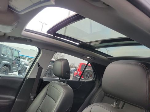 Used 2020 Chevrolet Equinox Premier image 12