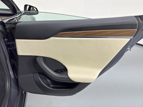 Used 2022 Tesla Model S image 50