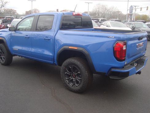 New 2025 GMC Canyon Elevation w/ Convenience Package image 6