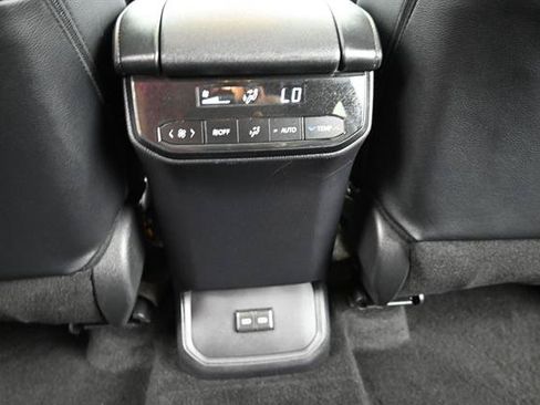 Certified 2025 Toyota Highlander XLE FWD image 15