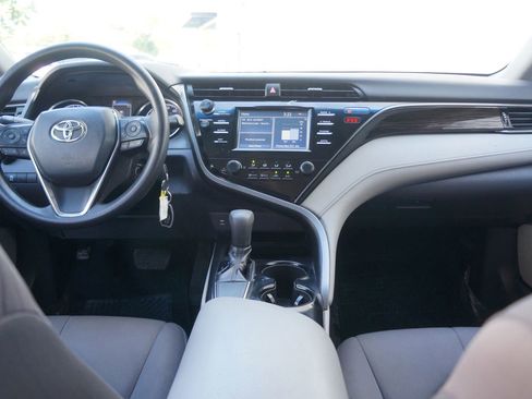 Used 2019 Toyota Camry LE image 31
