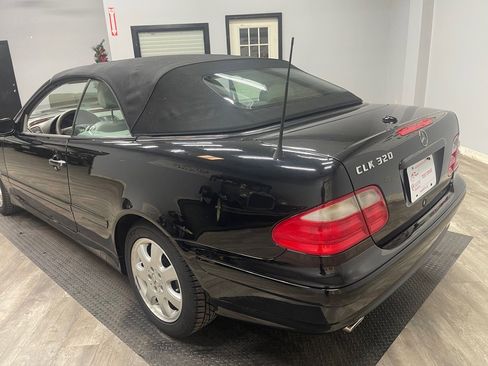 Used 2002 Mercedes-Benz CLK 320 Cabriolet image 17