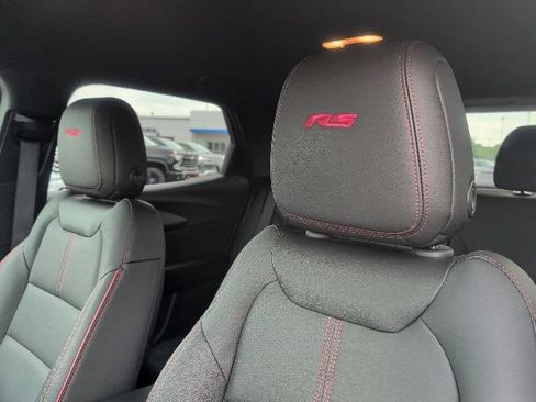 Used 2025 Chevrolet TrailBlazer RS w/ Convenience Package FWD image 19