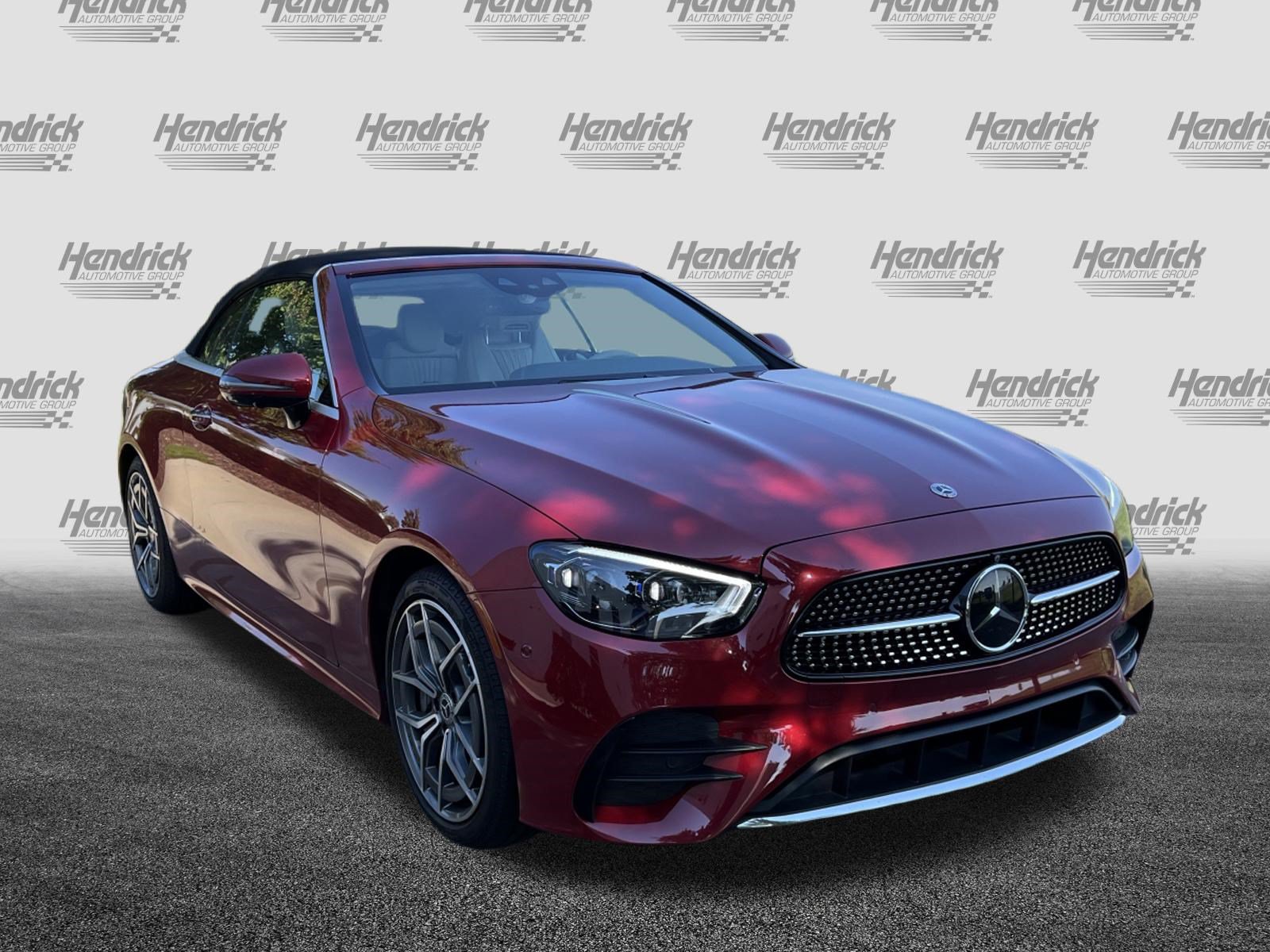 Used 2023 Mercedes-Benz E 450 Cabriolet image 2