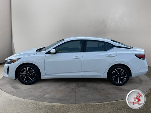Used 2024 Nissan Sentra SV FWD image 4