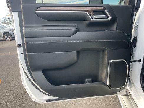 Used 2024 Chevrolet Silverado 2500 LT w/ Convenience Package image 12