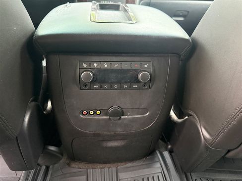 Used 2013 GMC Yukon Denali RWD image 18