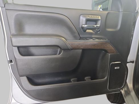 Used 2018 GMC Sierra 2500 Denali w/ Duramax Plus Package AWD/4WD image 31