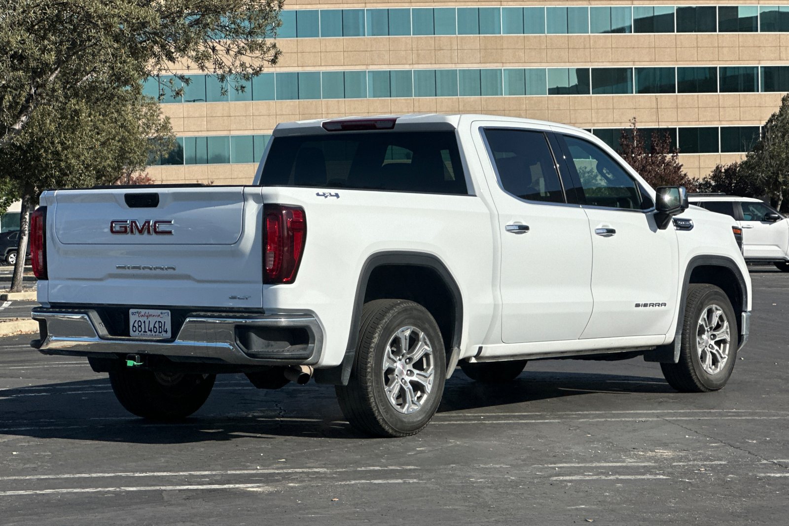 Used 2025 GMC Sierra 1500 SLT AWD/4WD image 4