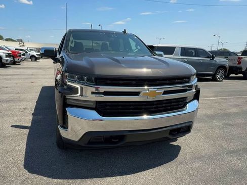 Used 2021 Chevrolet Silverado 1500 LT AWD/4WD image 3