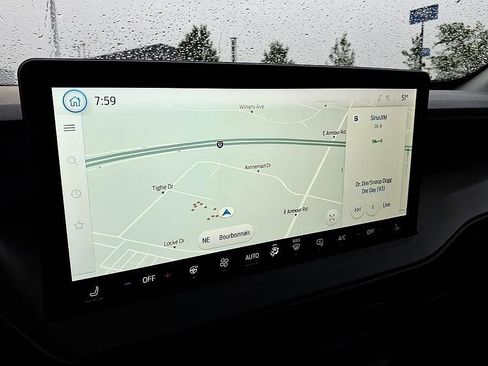 Used 2025 Ford Maverick Lobo AWD/4WD image 29