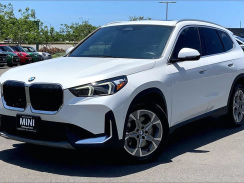Used 2023 BMW X1 xDrive28i w/ Convenience Package AWD/4WD image 2