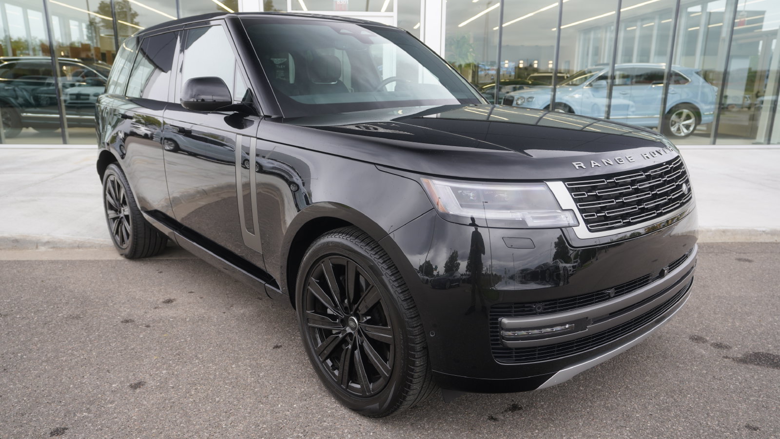 Used 2025 Land Rover Range Rover SE AWD/4WD image 19