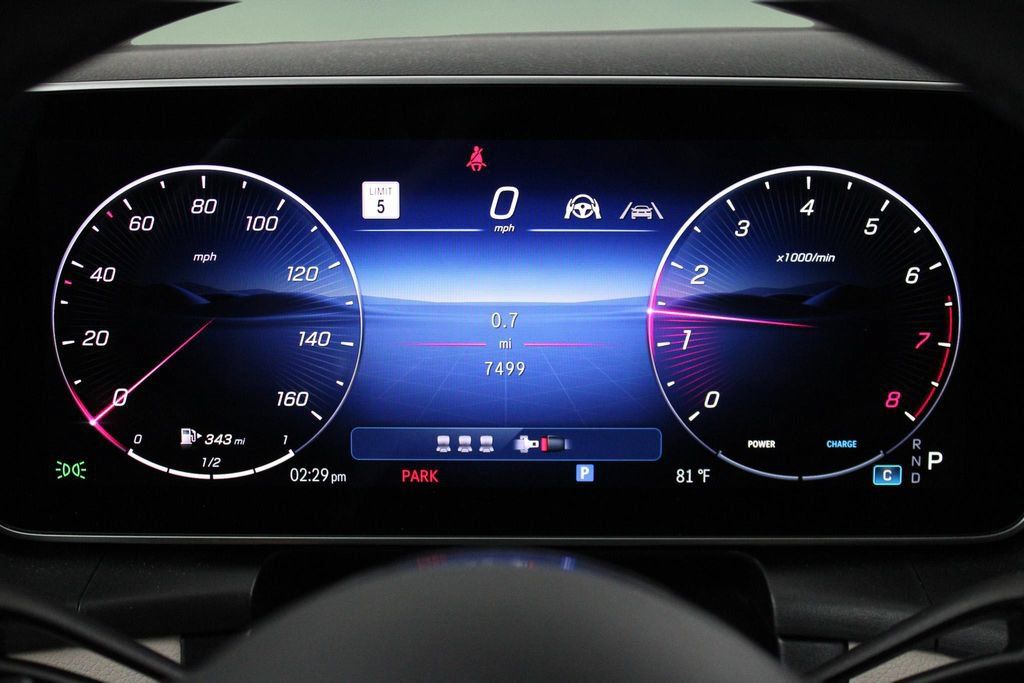 Used 2025 Mercedes-Benz GLC 300 image 33