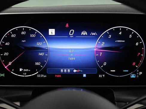 Used 2025 Mercedes-Benz GLC 300 image 33
