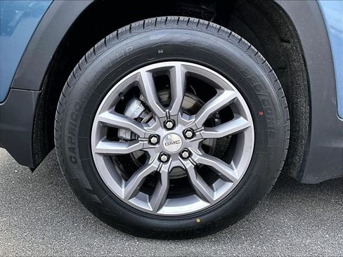 Used 2024 GMC Terrain SLT AWD/4WD image 7