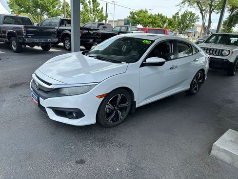 Used 2016 Honda Civic Touring image 2