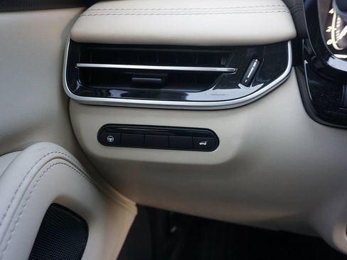 Used 2023 INFINITI QX60 Luxe w/ Cargo Package FWD image 5
