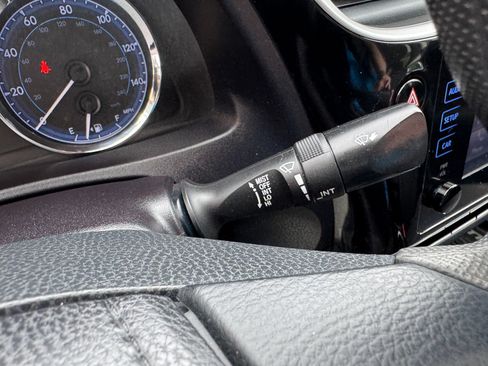 Used 2018 Toyota Corolla FWD image 30