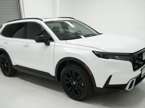 Used 2024 Honda CR-V Sport Touring image 3
