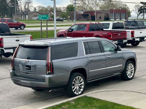 Used 2019 Cadillac Escalade ESV Premium Luxury AWD/4WD image 6