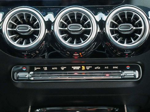 Used 2023 Mercedes-Benz GLA 250 image 15