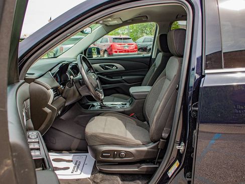 Used 2020 Chevrolet Traverse LT FWD image 12