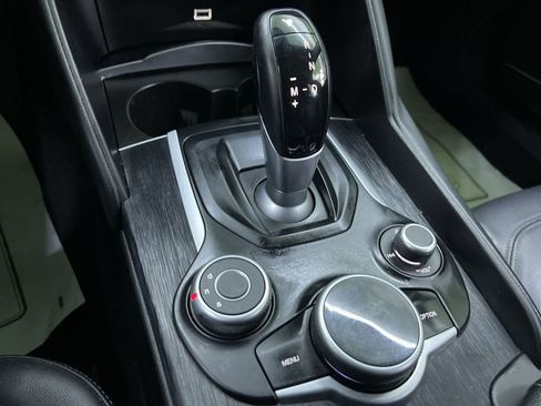 Used 2019 Alfa Romeo Giulia image 23