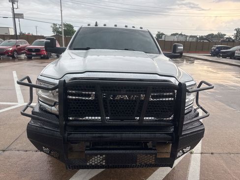 Used 2024 RAM 3500 Tradesman w/ Chrome Appearance Group AWD/4WD image 8