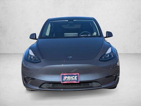Used 2023 Tesla Model Y Long Range image 2