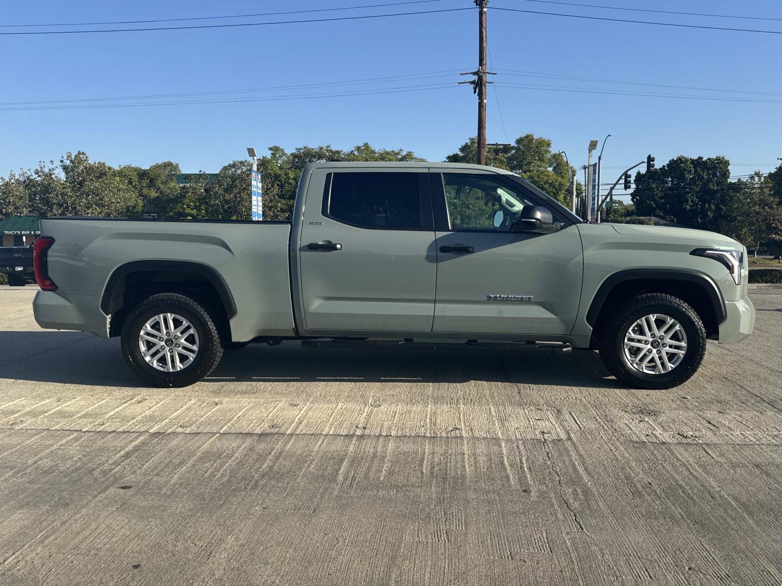 Used 2024 Toyota Tundra SR5 w/ SR5 Convenience Package AWD/4WD image 2