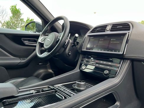 Used 2018 Jaguar F-PACE R-Sport AWD/4WD image 28