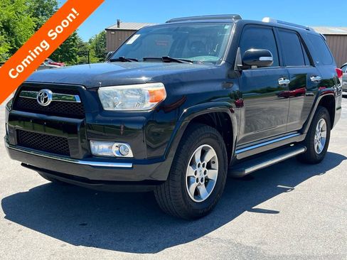 Used 2011 Toyota 4Runner SR5 w/ Convenience Pkg AWD/4WD image 2