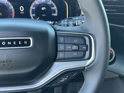 Used 2023 Jeep Wagoneer Series II image 10